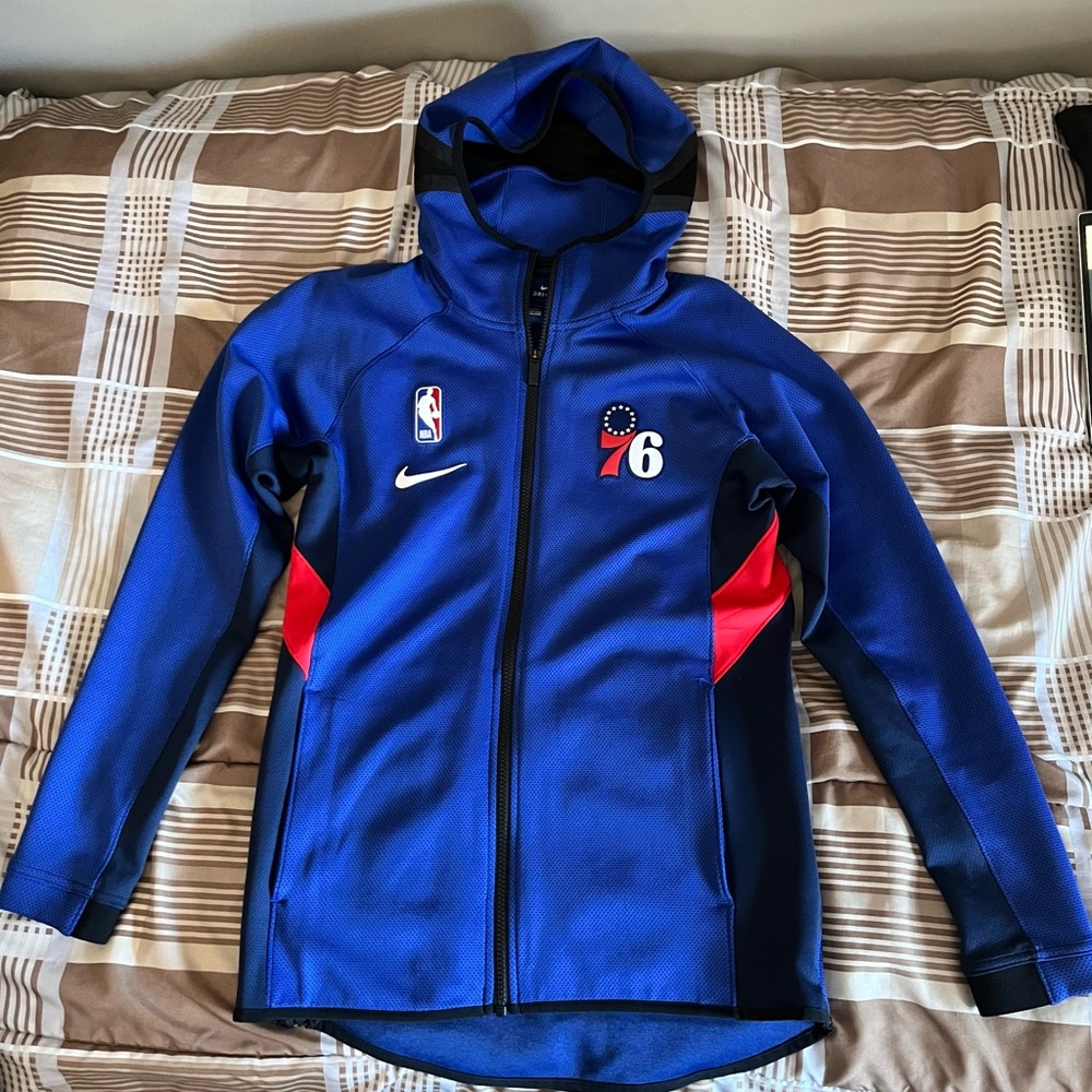 Nike Philadelphia 76ers blue and red hooded jacket
